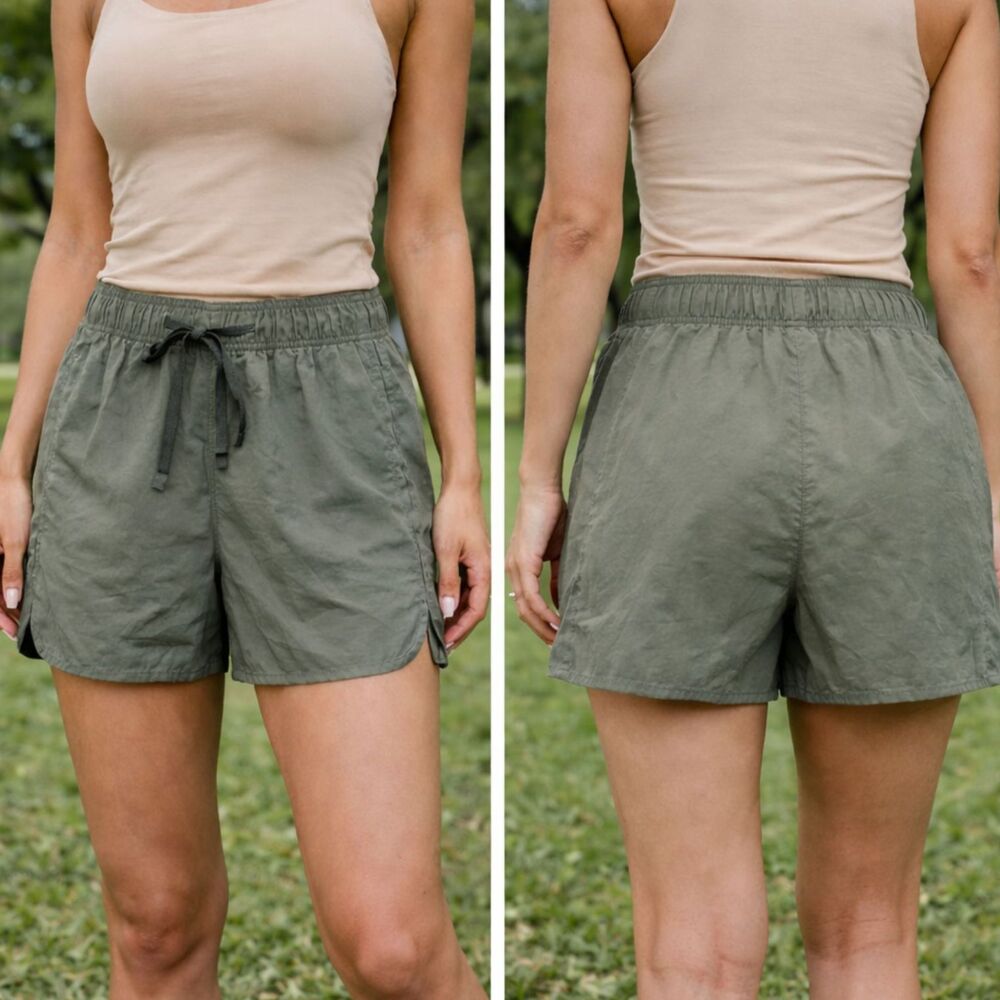 UNIQLO Women’s Green Lined Athletic Shorts Small Drawstring Pockets